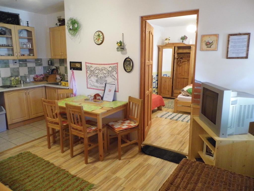 Bakonyi Apartmanhaz Eplény 外观 照片